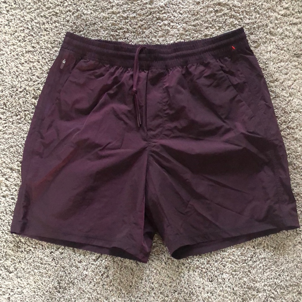 VRST mens 7” All-In Unlined Shorts. Burgundy Plum Shine. NEW. Size Large